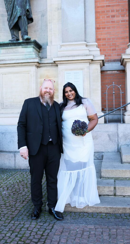 Brudpar efter vigsel Malmö Rådhus